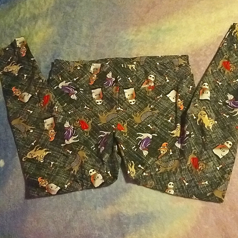 Halloween leggings with dogs on them